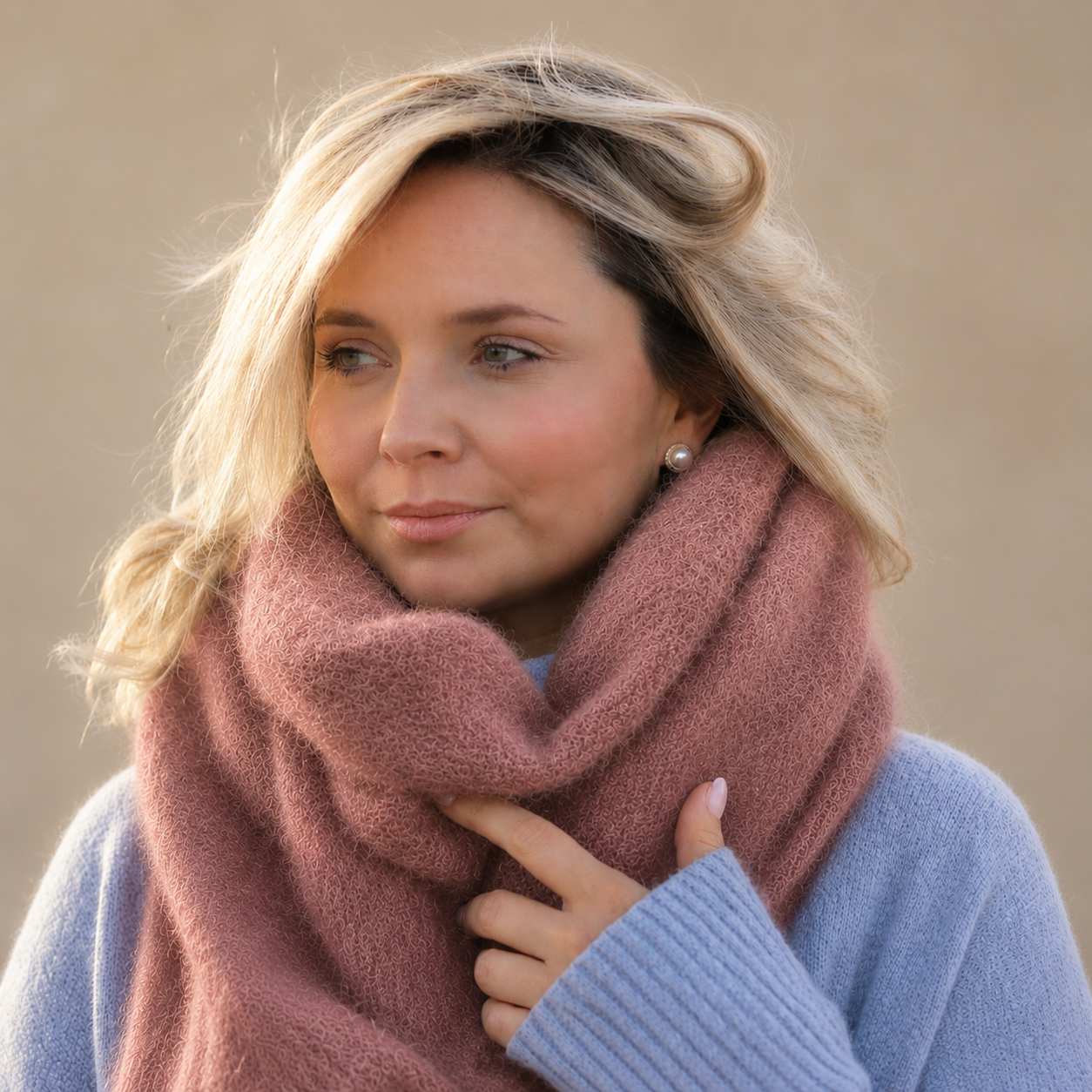 Oud roze mohair wollen sjaal