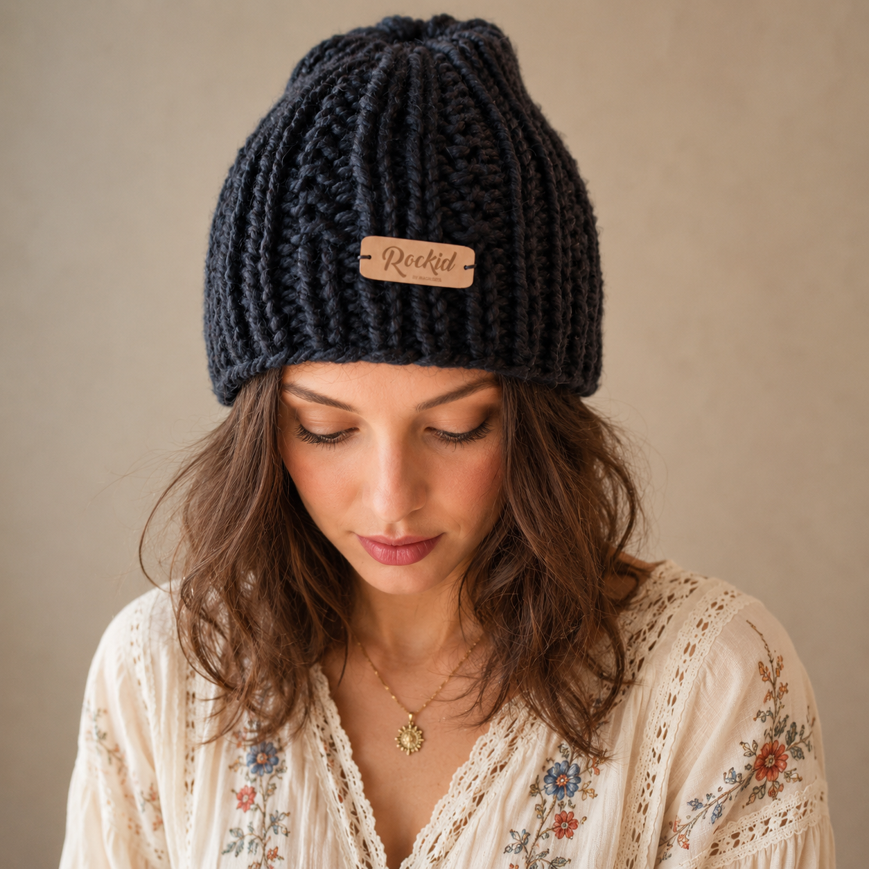 Taupe merino wollen muts